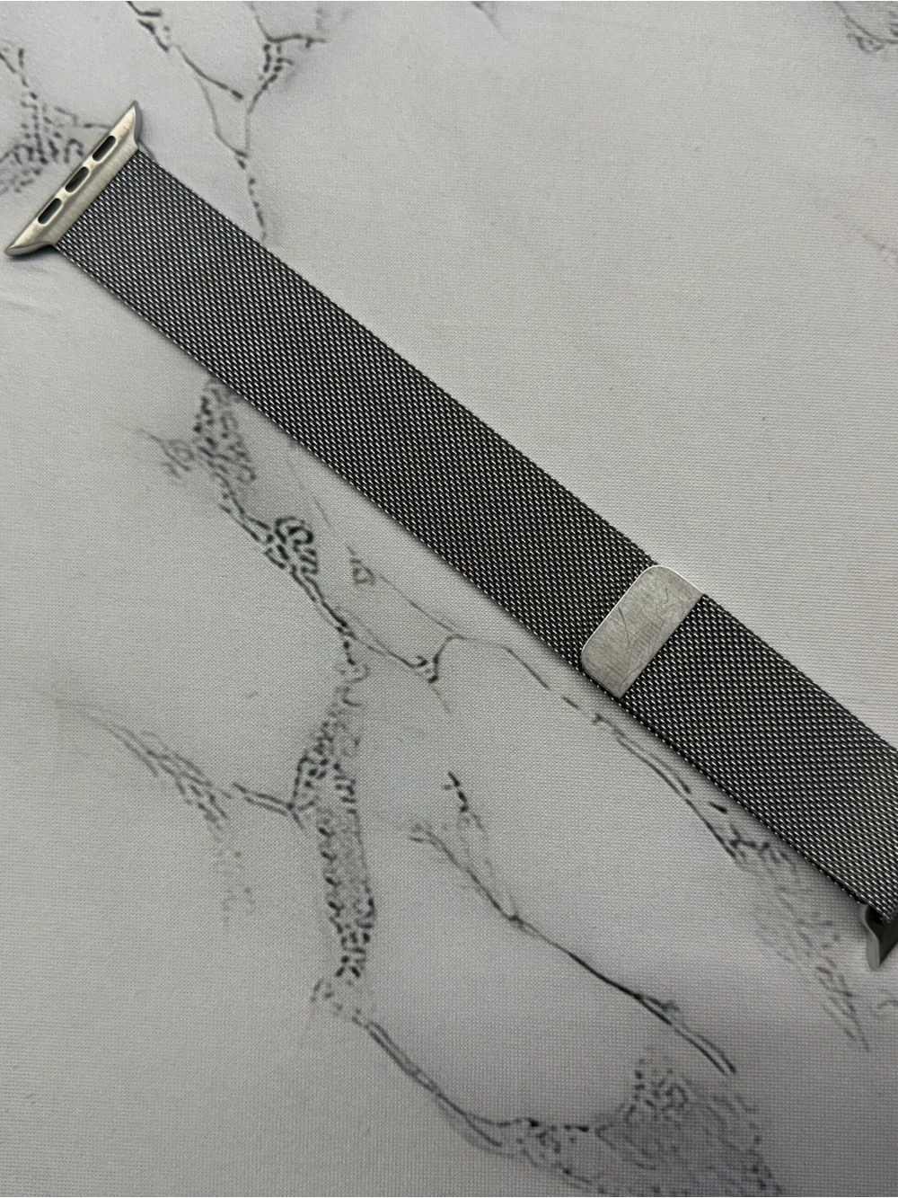 Stainless Steel Mesh Apple Watch Band - Silver